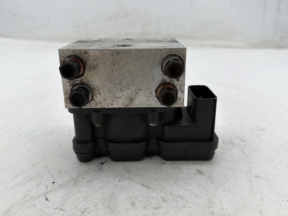 2011 Harley Road Glide Touring FLTRX OEM ABS Brake Pump & Control Module