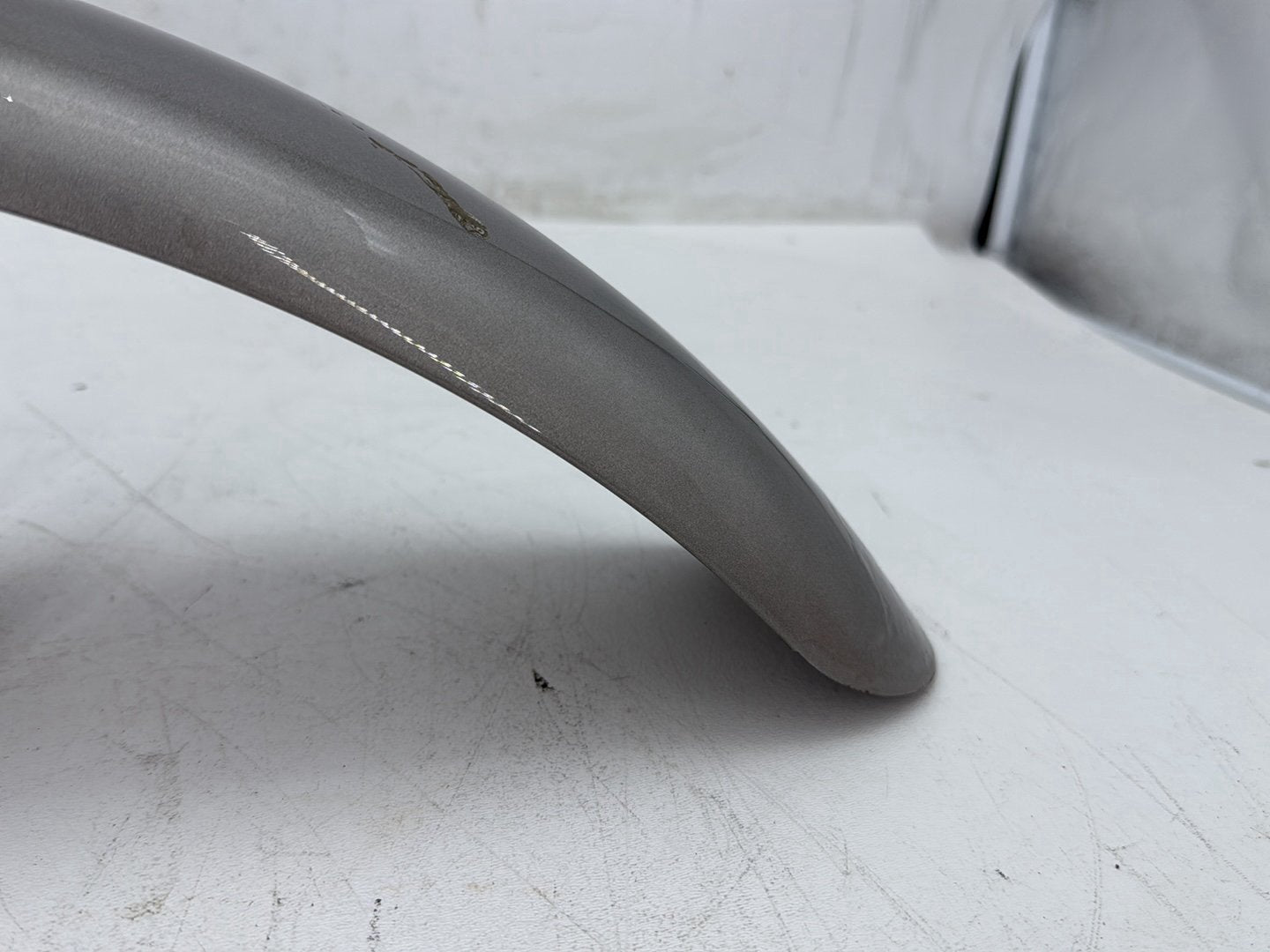 2009 Harley Sportster 883 Low XL883L OEM Front Wheel Fender Shell Panel