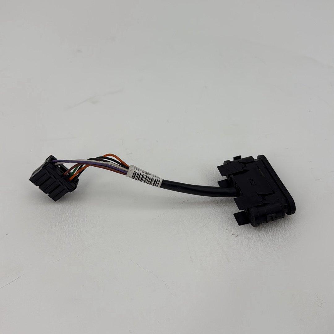 2007 - 2012 Harley-Davidson Touring Street Glide Dash Indicator Lamp Wire Plug 68789-96A  	68789-96A