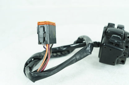 1999 - 2006 Harley-Davidson Touring Electra Glide Classic Right Engine Start Kill Switches Controls 71684-06A