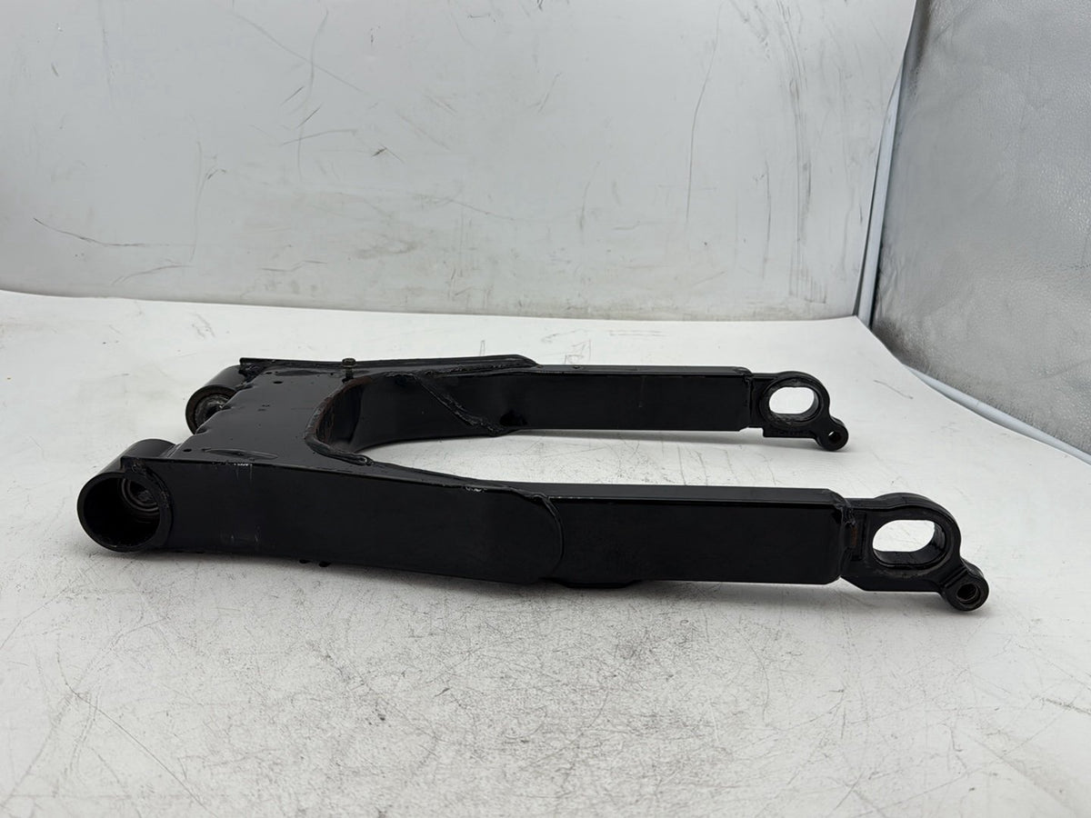 2007 Harley Road King Touring FLHR OEM Rear Fork Swingarm Swing Arm