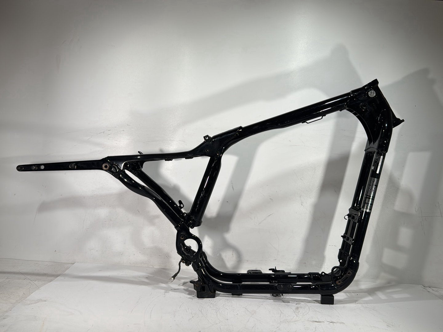 2009 Harley Sportster 883 Low XL883L OEM Body Main Frame Chassis CLN CLR