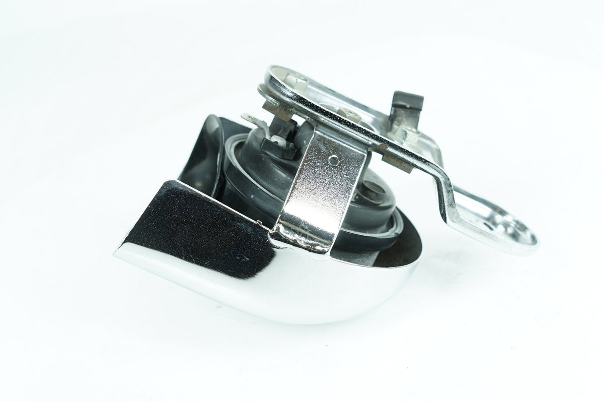2003 Harley Touring Electra Glide Classic OEM Horn Signal Klaxon Chrome Cover