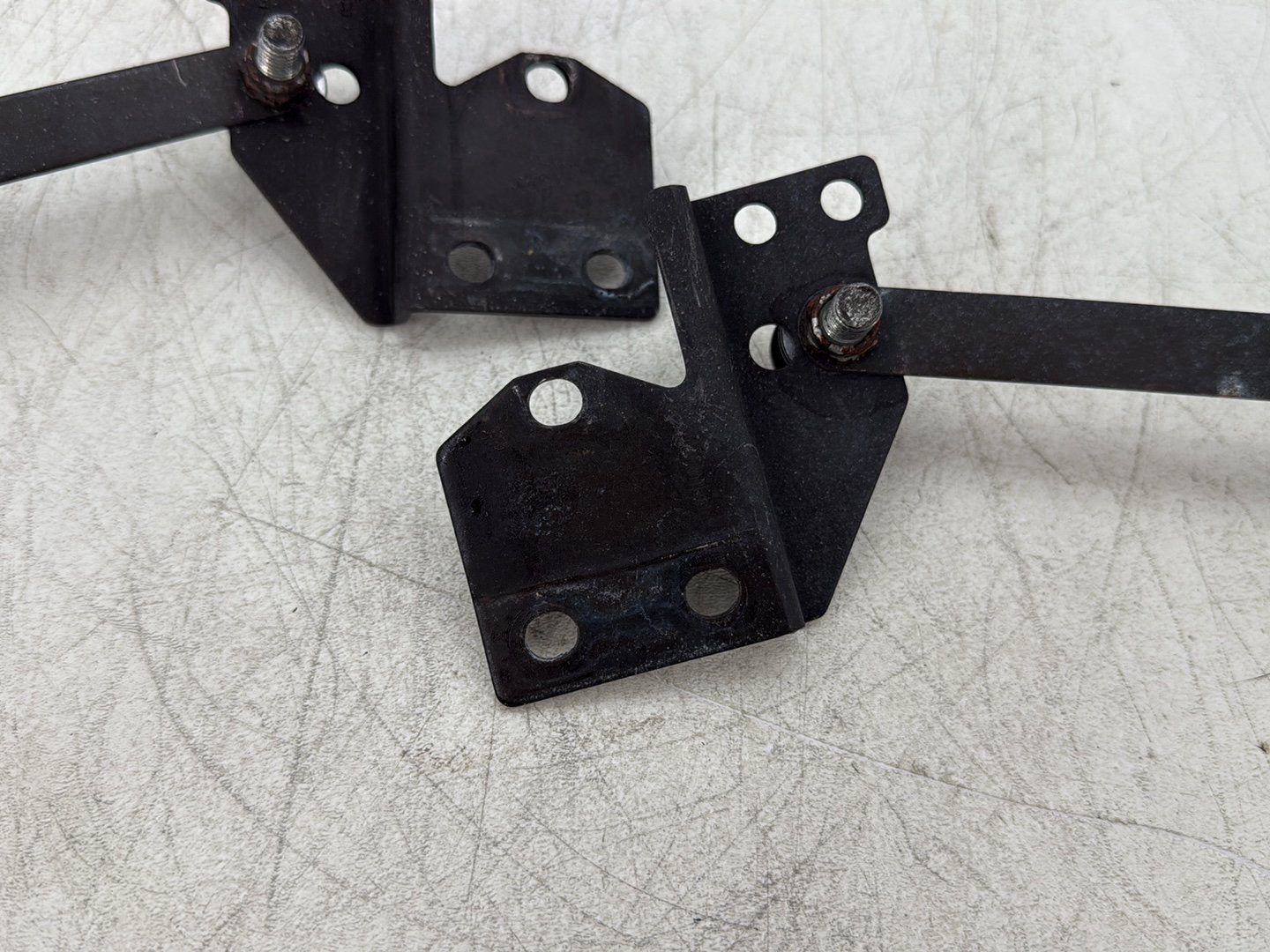 2004 Harley Road King Touring Custom FLHRSI OEM Rear Left & Right Fender Support Bracket