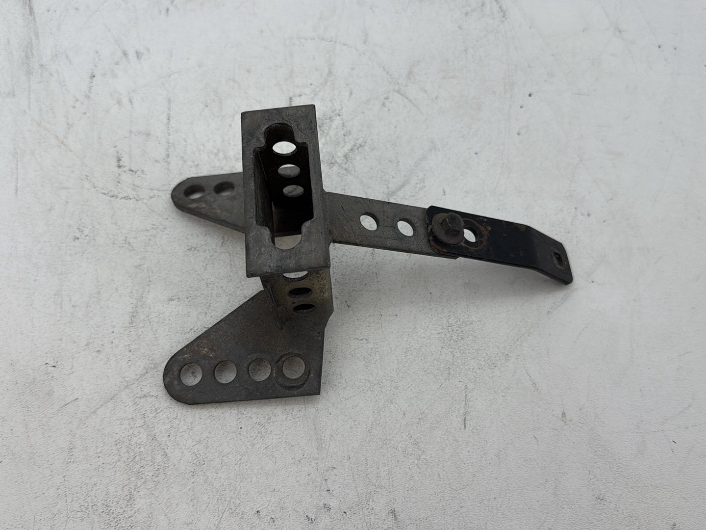 2003 Harley Electra Glide Touring Ultra FLHTCUI OEM Driver Rider Backrest Bracket Mount 52589-09A