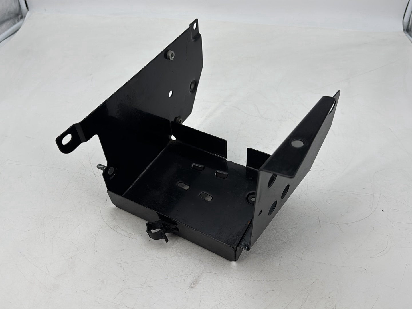 1999 - 2006 Harley-Davidson Touring Electra Glide Classic Battery Tray Bracket Holder Carrier 66281-01