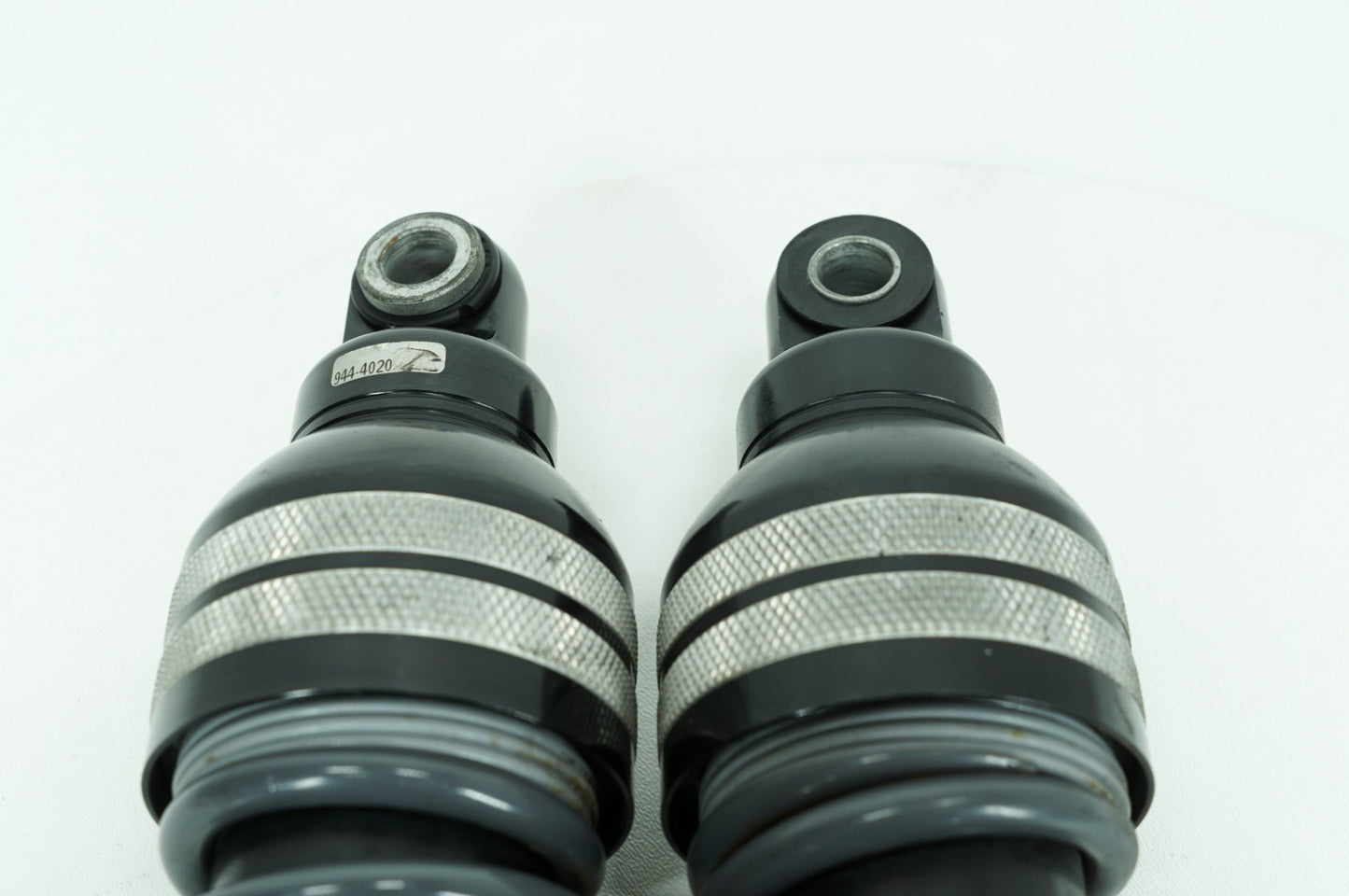 2007 - 2012 Harley-Davidson Touring Street Glide Rear Left Right Shock Absorbers Progressive Suspension