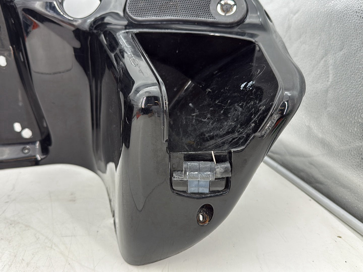 2005 Harley Road Glide Touring FLTRI OEM Front Inner Batwing Fairing Cover