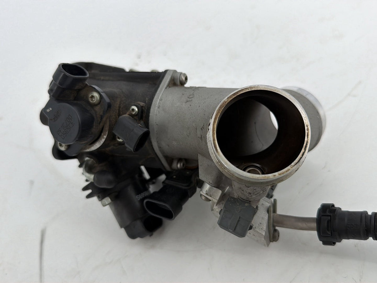 2005 Harley Touring Electra Glide Ultra OEM Engine Intake Manifold Throttle Body