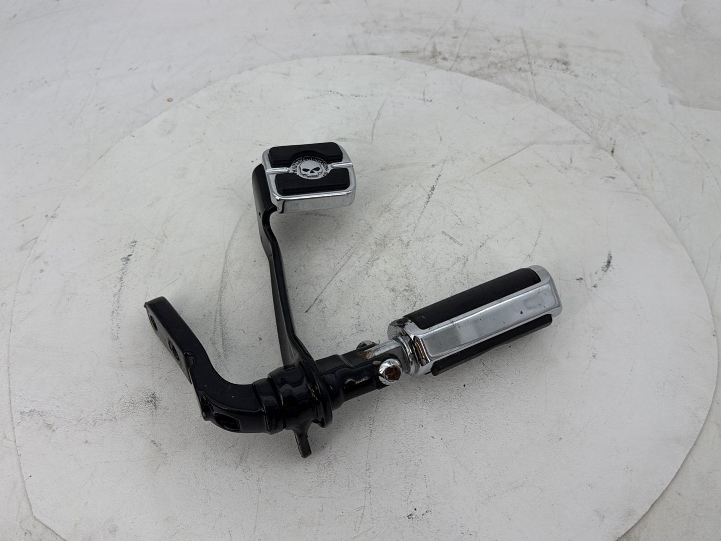 2006 Harley Dyna Super Glide Custom FXDCI OEM Right Driver Foot Controls Peg Rest