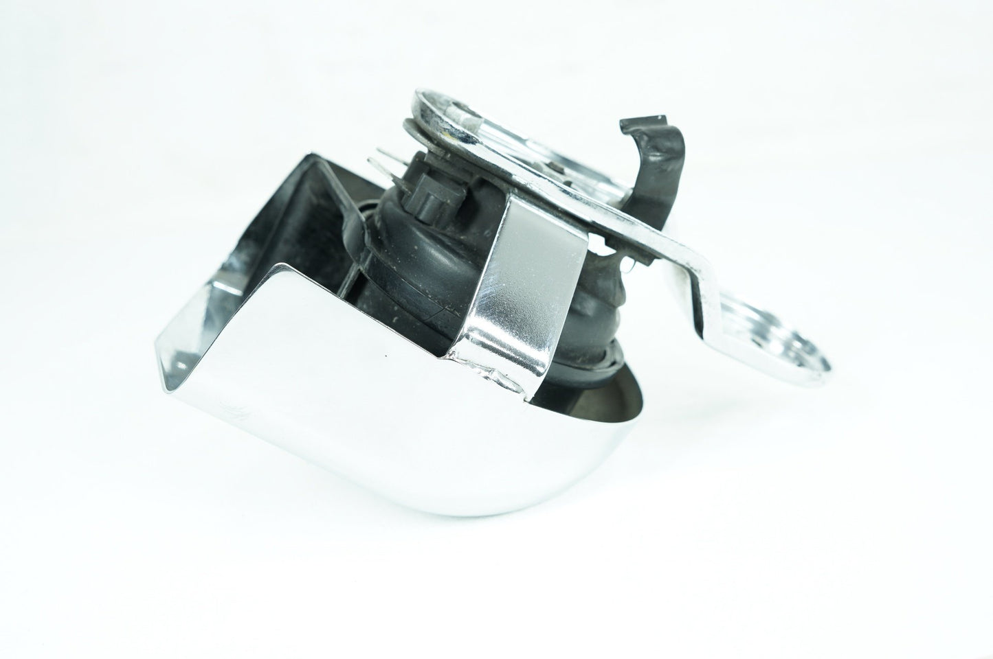 2012 Harley-Davidson Touring FLHX - Horn Signal Klaxon Chrome Cover PN: 69060-90F