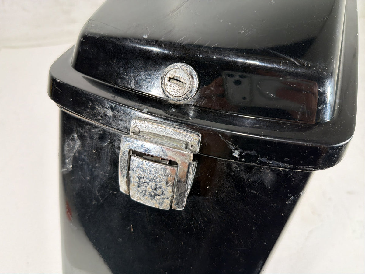 1991 Harley Electra Glide Touring Classic OEM Right 1 Saddlebag Luggage NO Key
