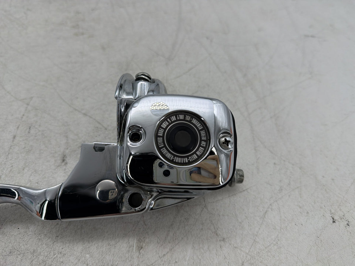 2004 Harley Electra Glide CVO Eagle OEM Front Right Brake Lever Master Cylinder