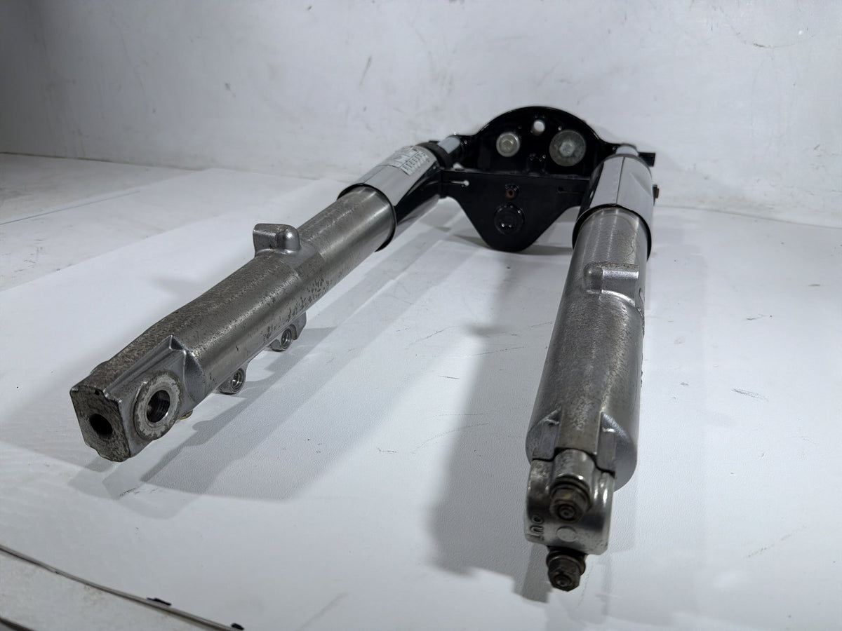 04 Harley Electra Touring Ultra Front Triple Tree Set & LH RH Fork Legs Sliders