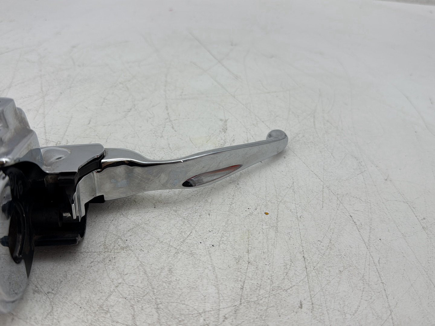 2000 Harley Dyna FXDWG Wide Glide OEM Front Right Brake Lever Master Cylinder