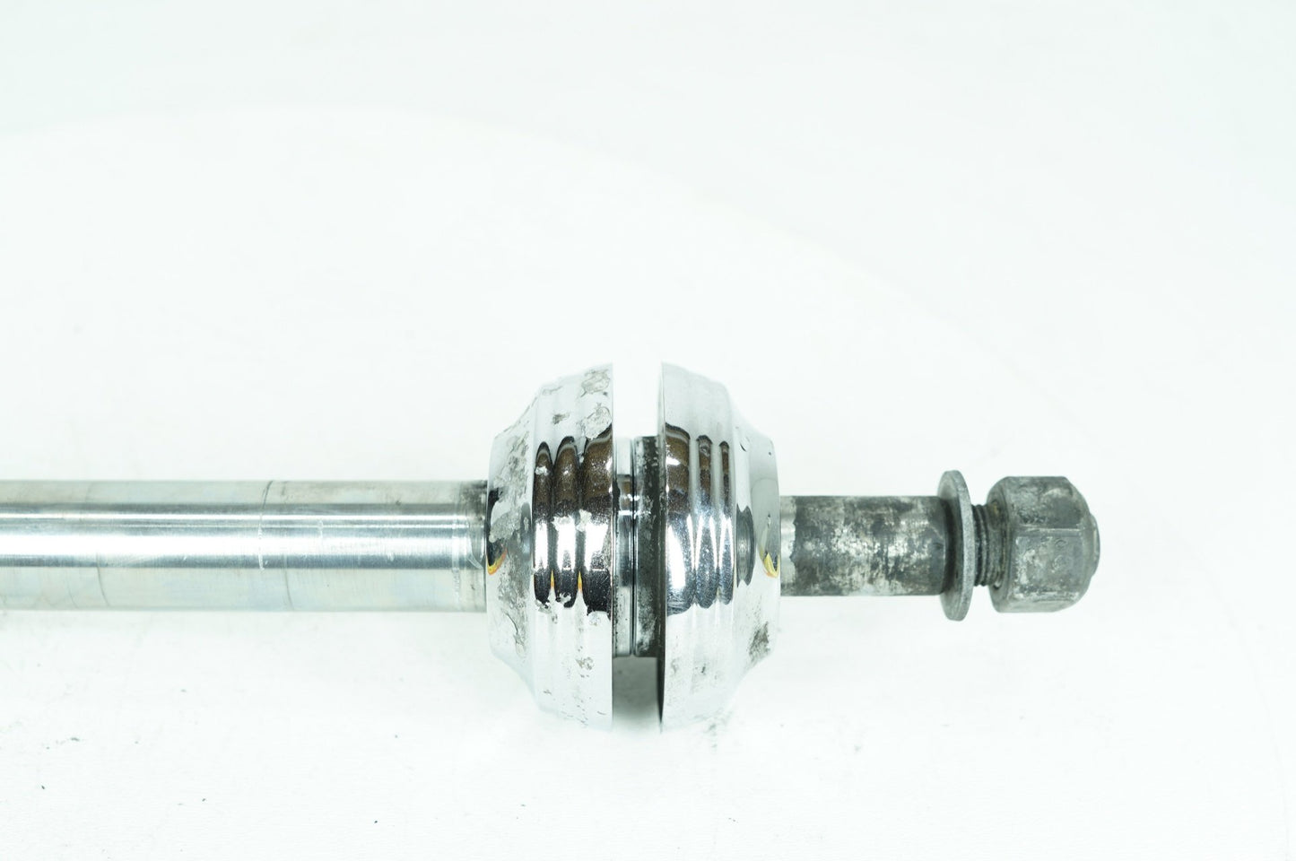 2008 - 2016 Harley-Davidson Touring Road Glide Custom Front Wheel Axle Bolt Shaft 41547-07A