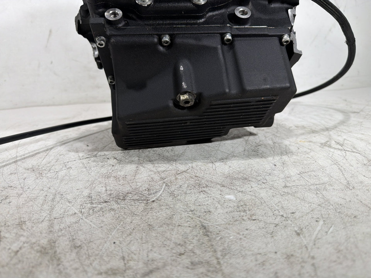 2017 Harley Dyna Street Bob FXDB OEM 6 Speed Transmission Gearbox 2K * CRACKED *