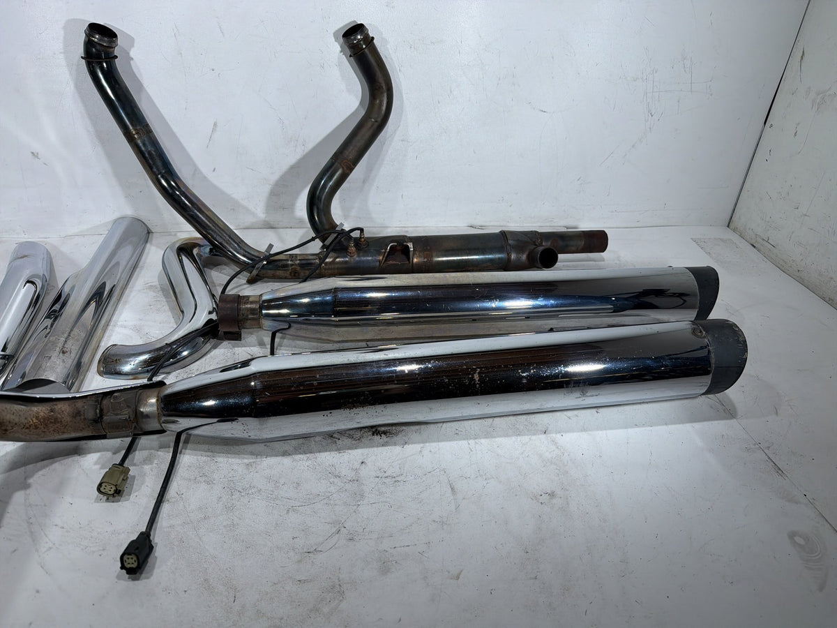 2010 Harley Electra Glide Touring Ultra OEM Exhaust Header Pipes Muffler