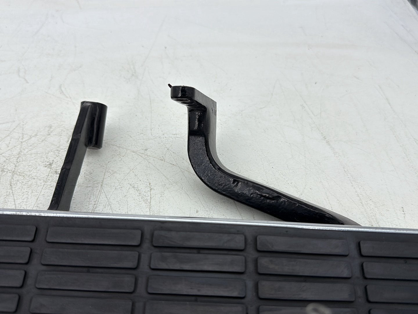 1998 Harley Touring FLHTCUI Electra Glide Ultra OEM Left Right Driver & Pass Floorboard Foot Rest