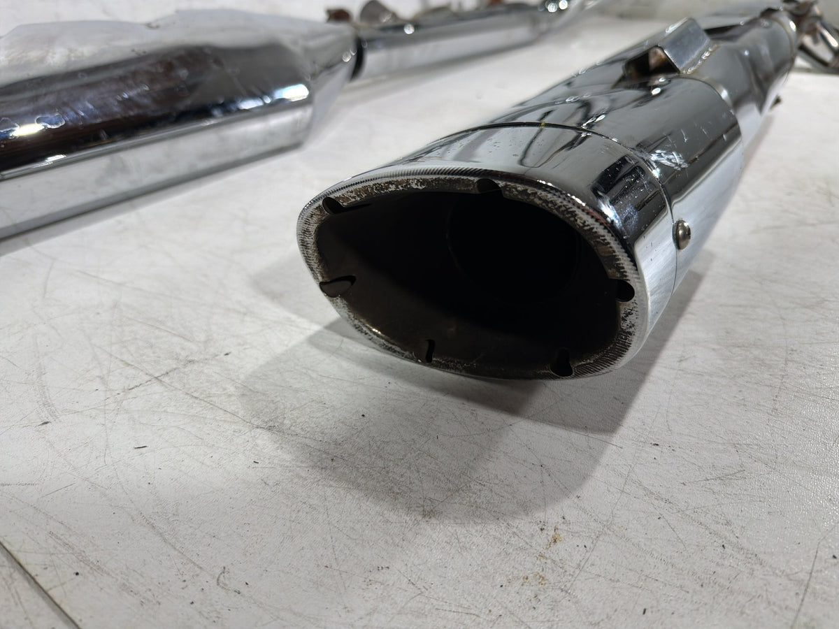 09 Harley Street Glide Touring Exhaust Header Pipes Muffler BENT SCRATCHED