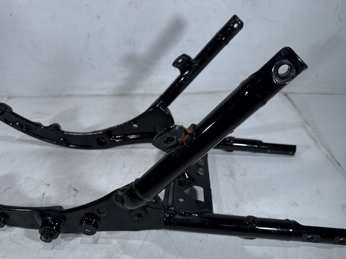 2011 Harley Electra Glide Touring OEM Rear Back Sub Frame Rail Bar 48079-09BHP