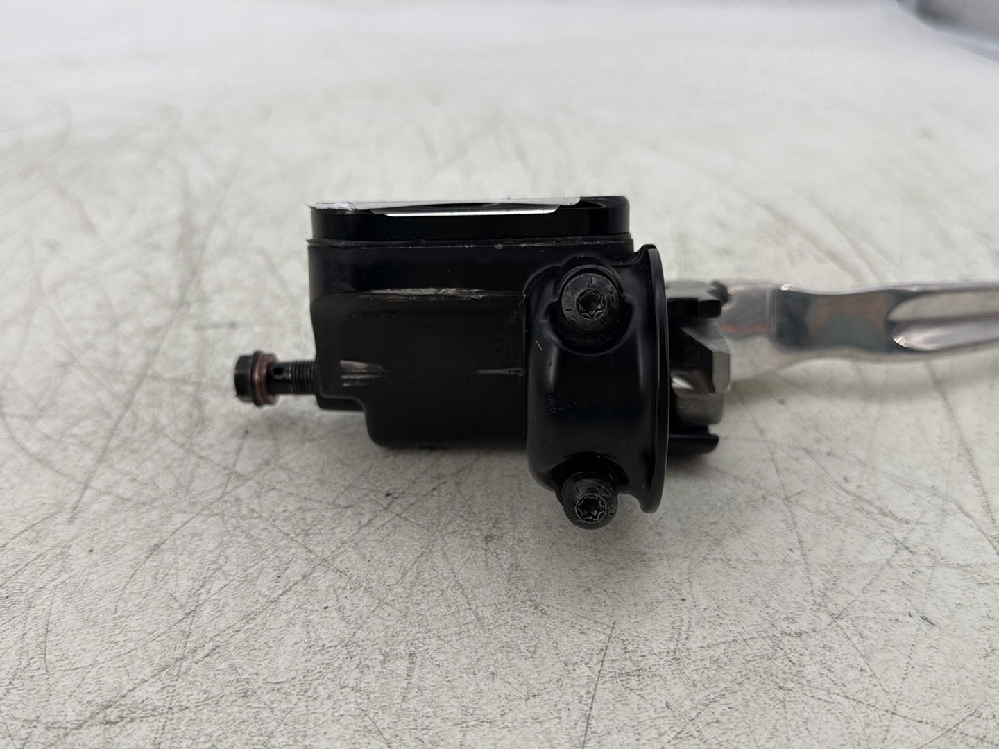 2015 Harley Road Glide Touring FLTRXS OEM Front Brake Lever Master Cylinder Reservoir