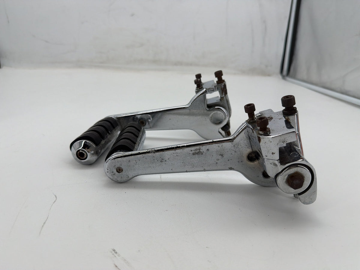 2006 Harley Electra Touring Classic Passenger Left & Right Foot Pegs Kuryakin