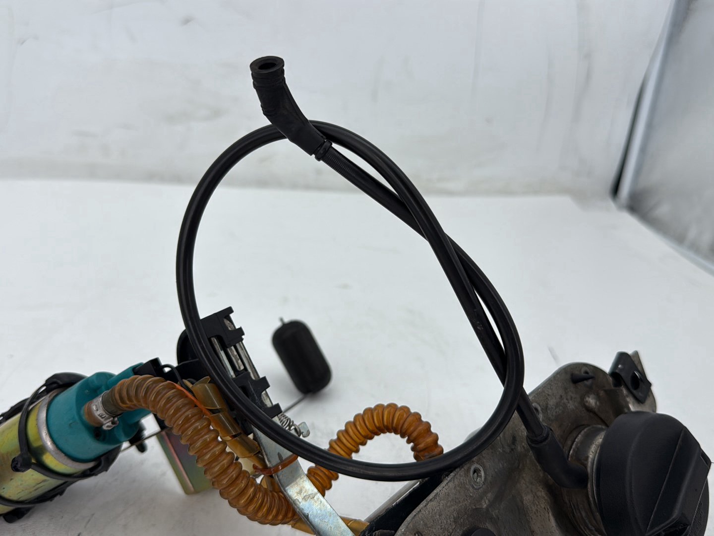 2003 Harley Electra Glide Touring Ultra FLHTCUI OEM Fuel Pump Gas Gasoline Petrol Sending