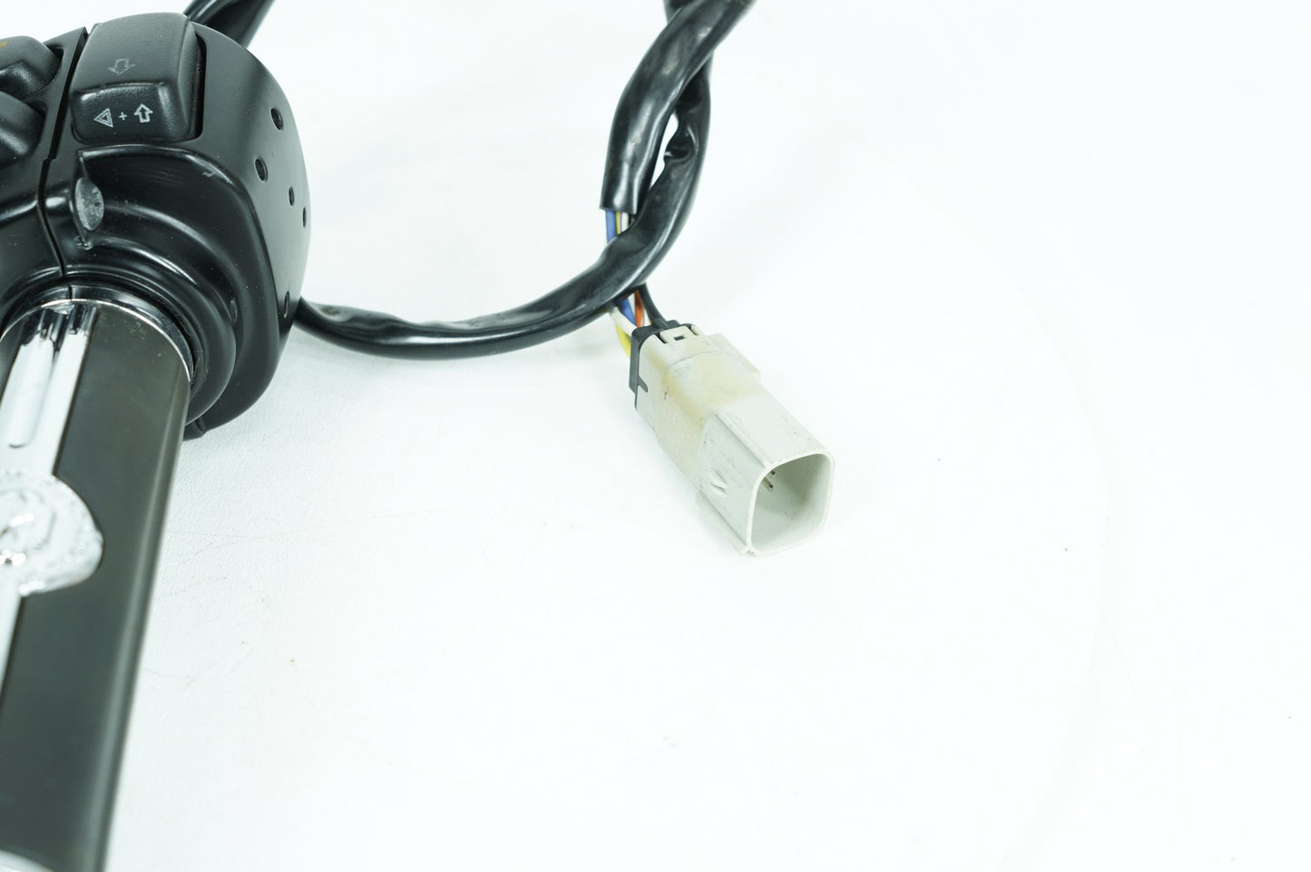 2013 - 2022 Harley-Davidson Sportster Custom Left Turn Signal Headlight Switches Controls  	71685-06A
