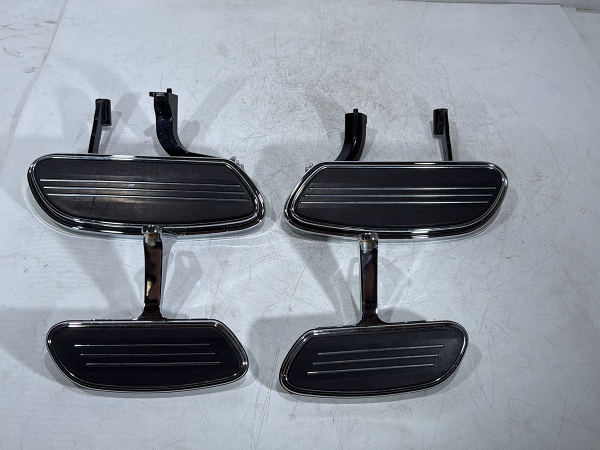10 Harley Street Glide Touring FLHX OEM LH RH Driver & Pass Floorboard Foot Rest