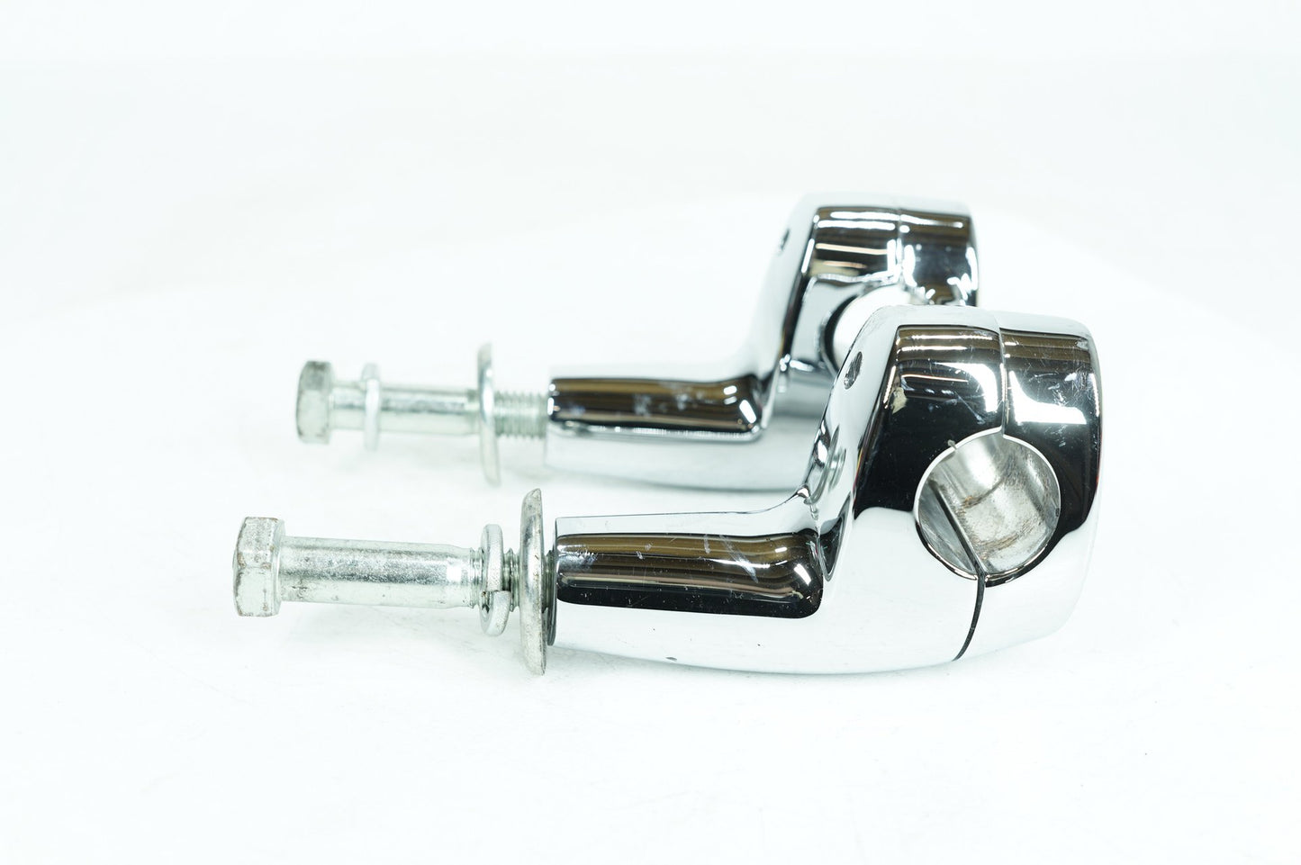 2007 - 2017 Harley-Davidson Dyna Switchback Front Handlebar Riser Top Clamp 55900004