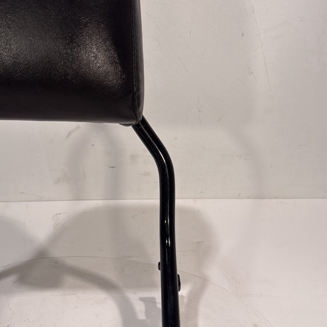 2017 - 2026 Harley-Davidson Softail Heritage Classic 114 Rear Sissy Bar w/ Backrest Cushion Pad 52300434