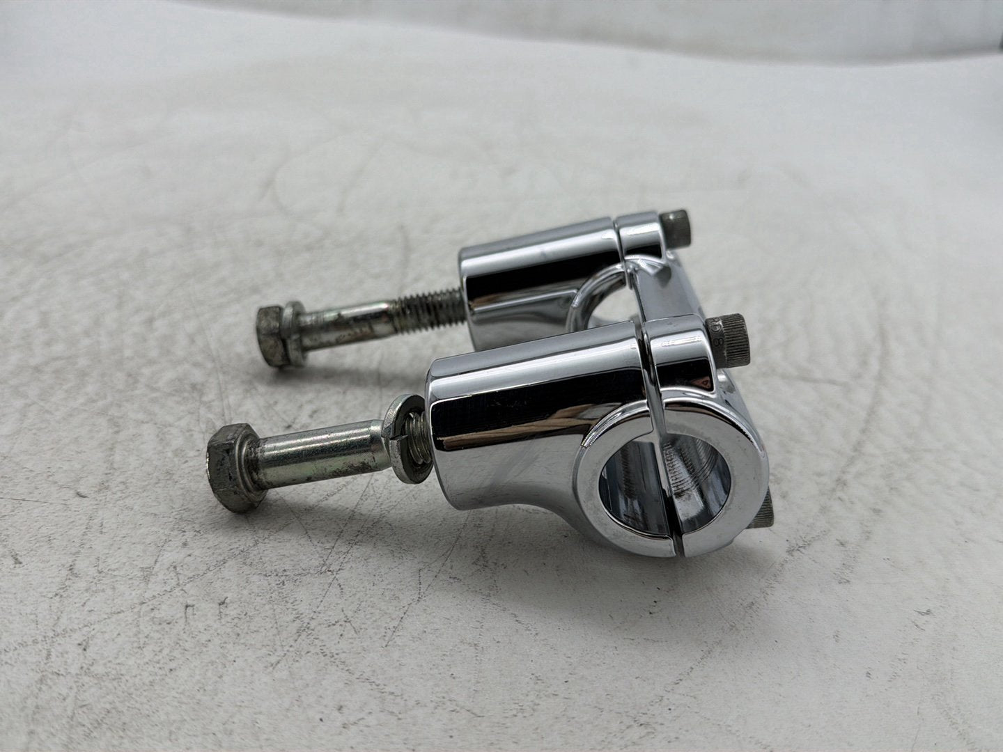 2011 Harley Heritage Softail Classic FLSTC OEM Front Handlebar Riser Top Clamp Chrome