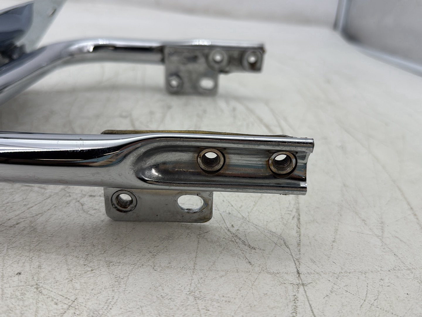 07 Harley Electra Glide Touring Ultra OEM Rear License Plate Support Bar Holder