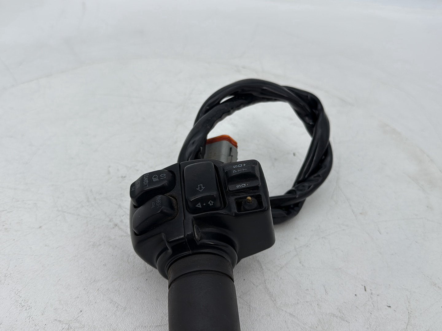 1999 - 2006 Harley-Davidson Touring Electra Glide Ultra Left Turn Signal Headlight Switches Controls 71685-06A