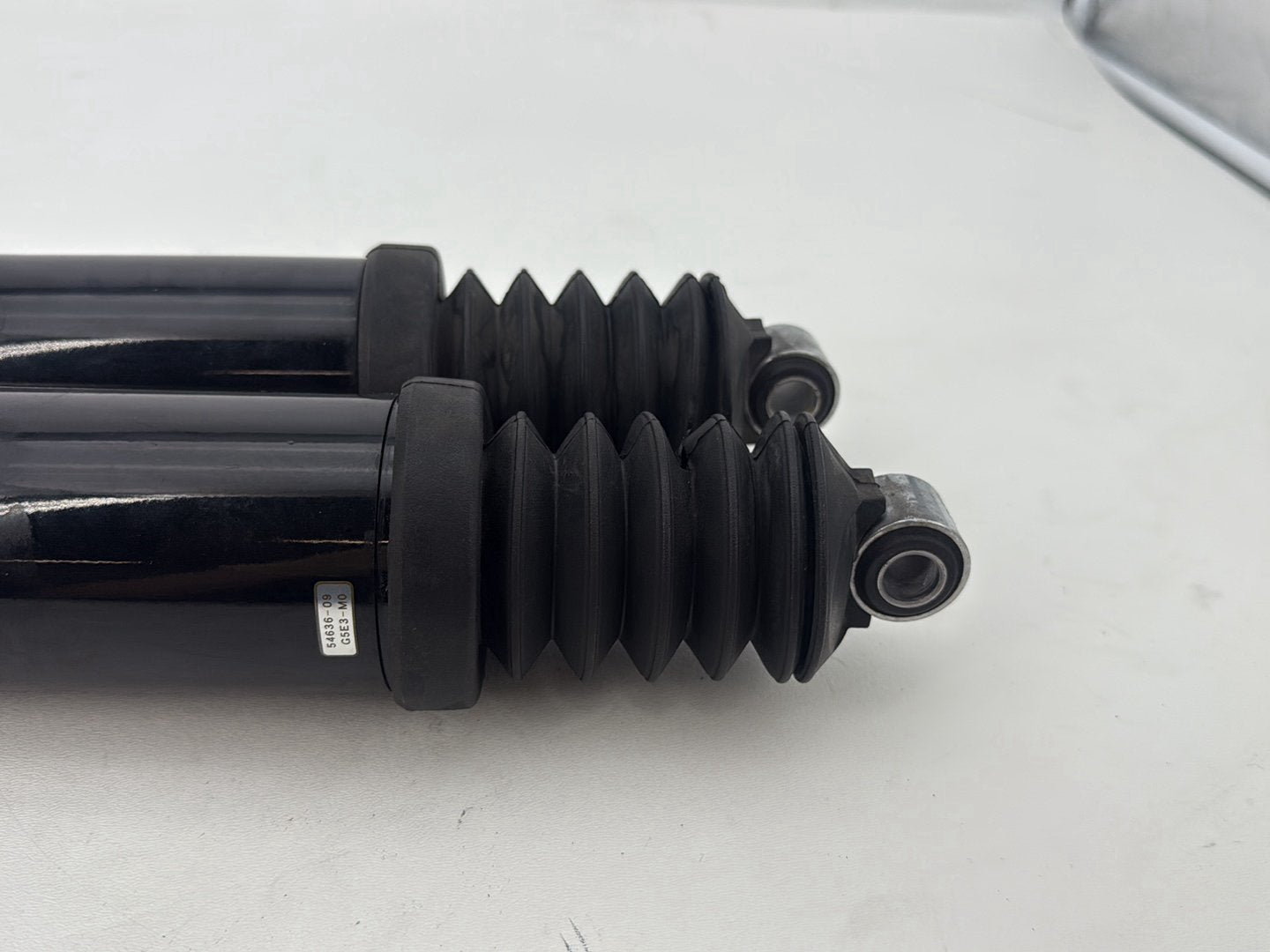 2011 Harley Road King Touring FLHRC Classic OEM Rear Left Right Shock Absorbers