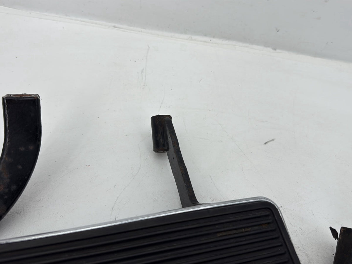 2008 Harley Touring Electra Ultra Left Right Driver & Pass Floorboard Foot Rest