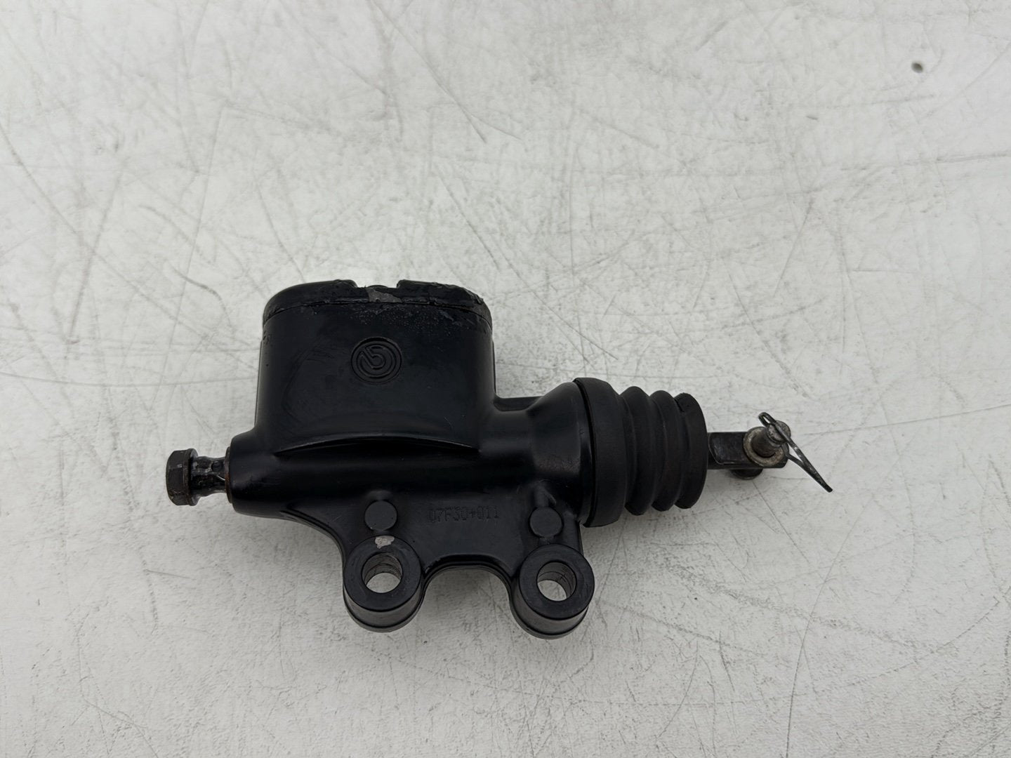 2008 Harley Electra Glide Touring Ultra FLHTCUI OEM Rear Brake Master Cylinder Reservoir