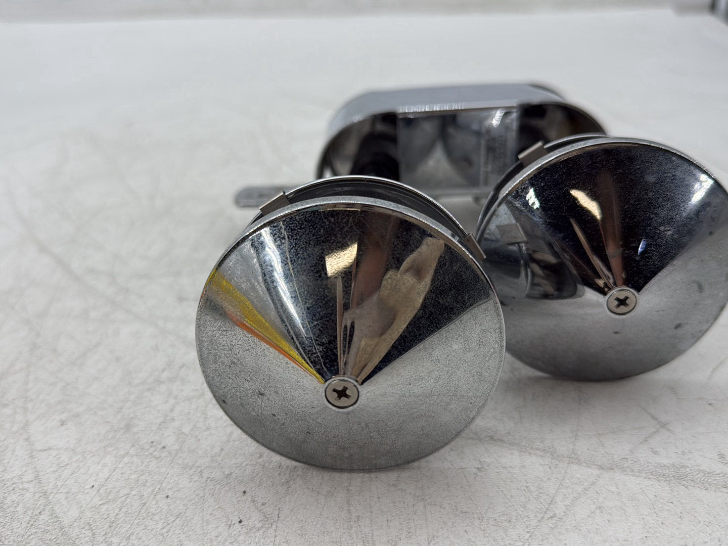 2005 Harley Electra Glide Touring Ultra FLHTCUI OEM Signal Horn Klaxon Beep
