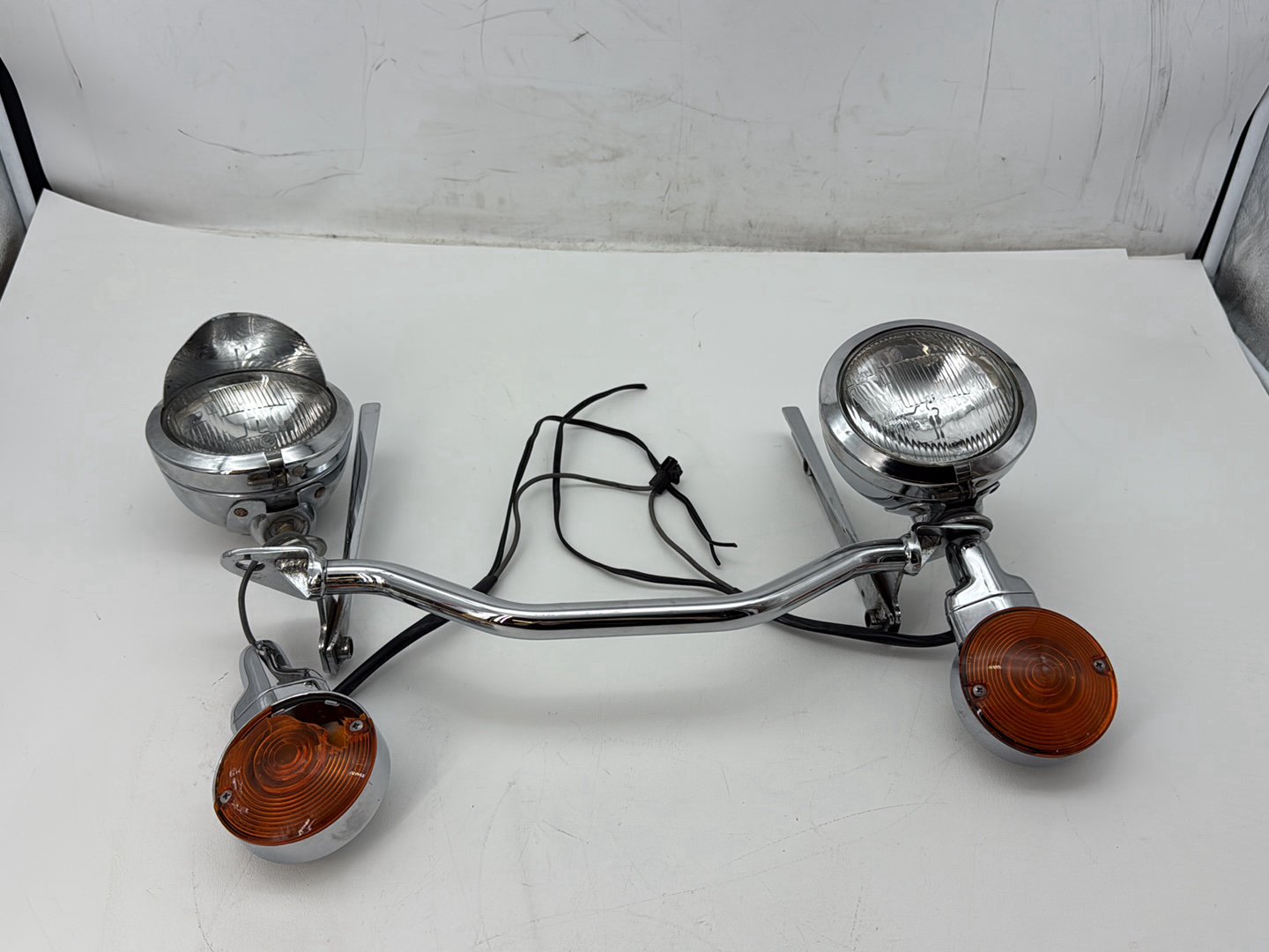 1991 Harley Heritage Softail Classic FLSTC OEM Front Turn Signal Indicators Aux Light Bar