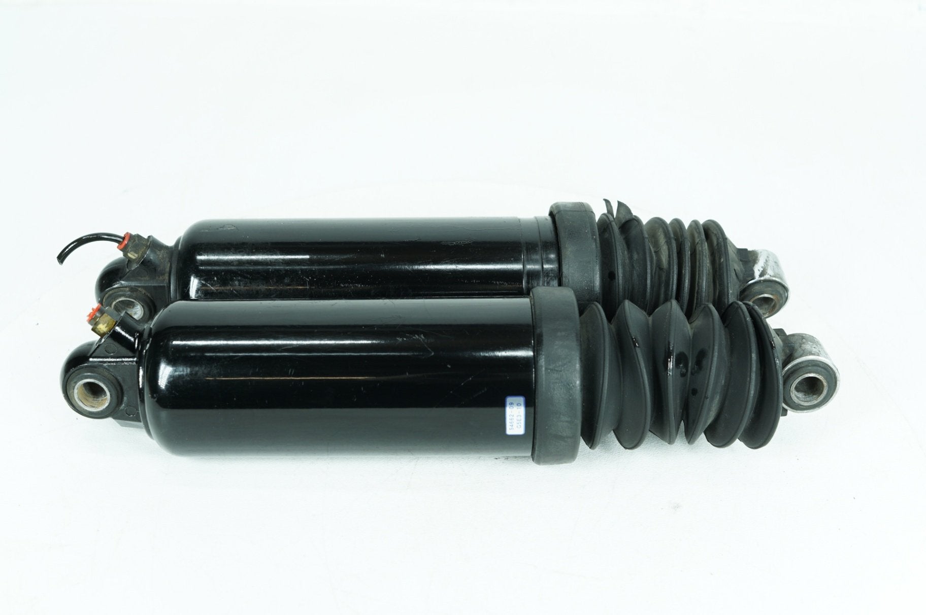 2012 Harley Touring Road Glide Custom Rear Left Right Shock Absorbers Low 12"