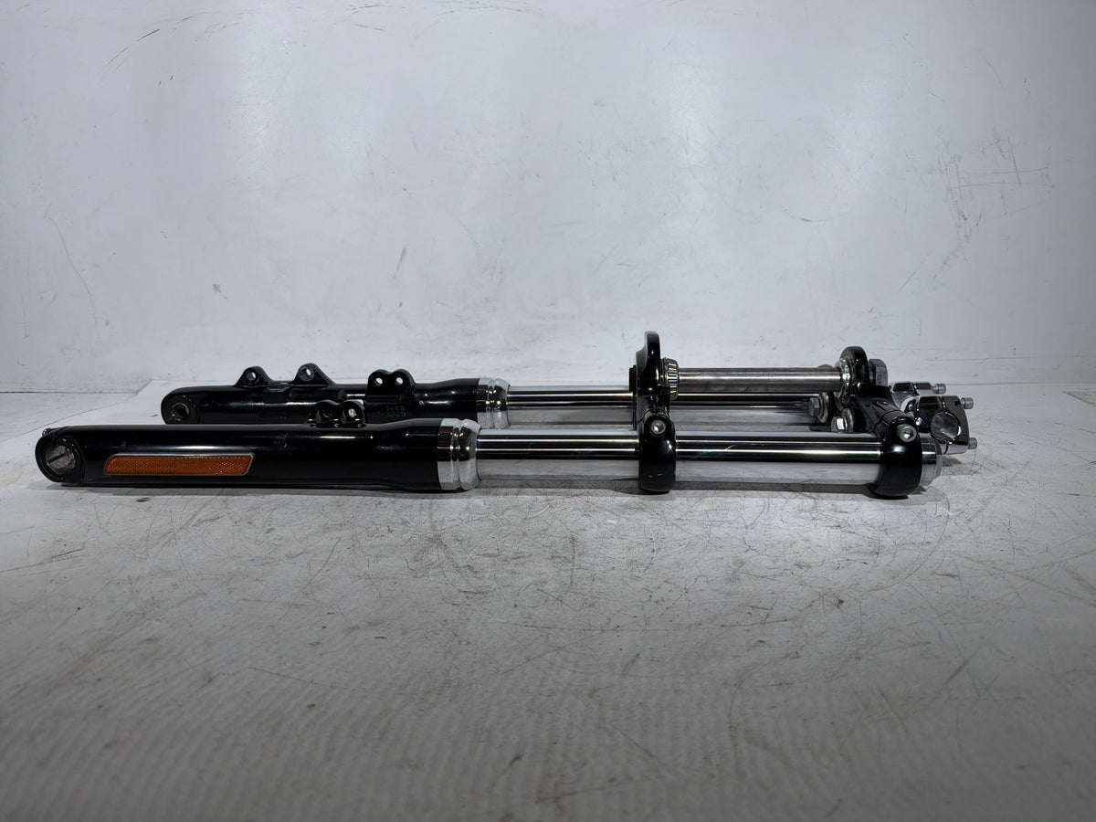2017 Harley Dyna Street Bob OEM Front Triple Tree Set & LH RH Fork Legs Sliders