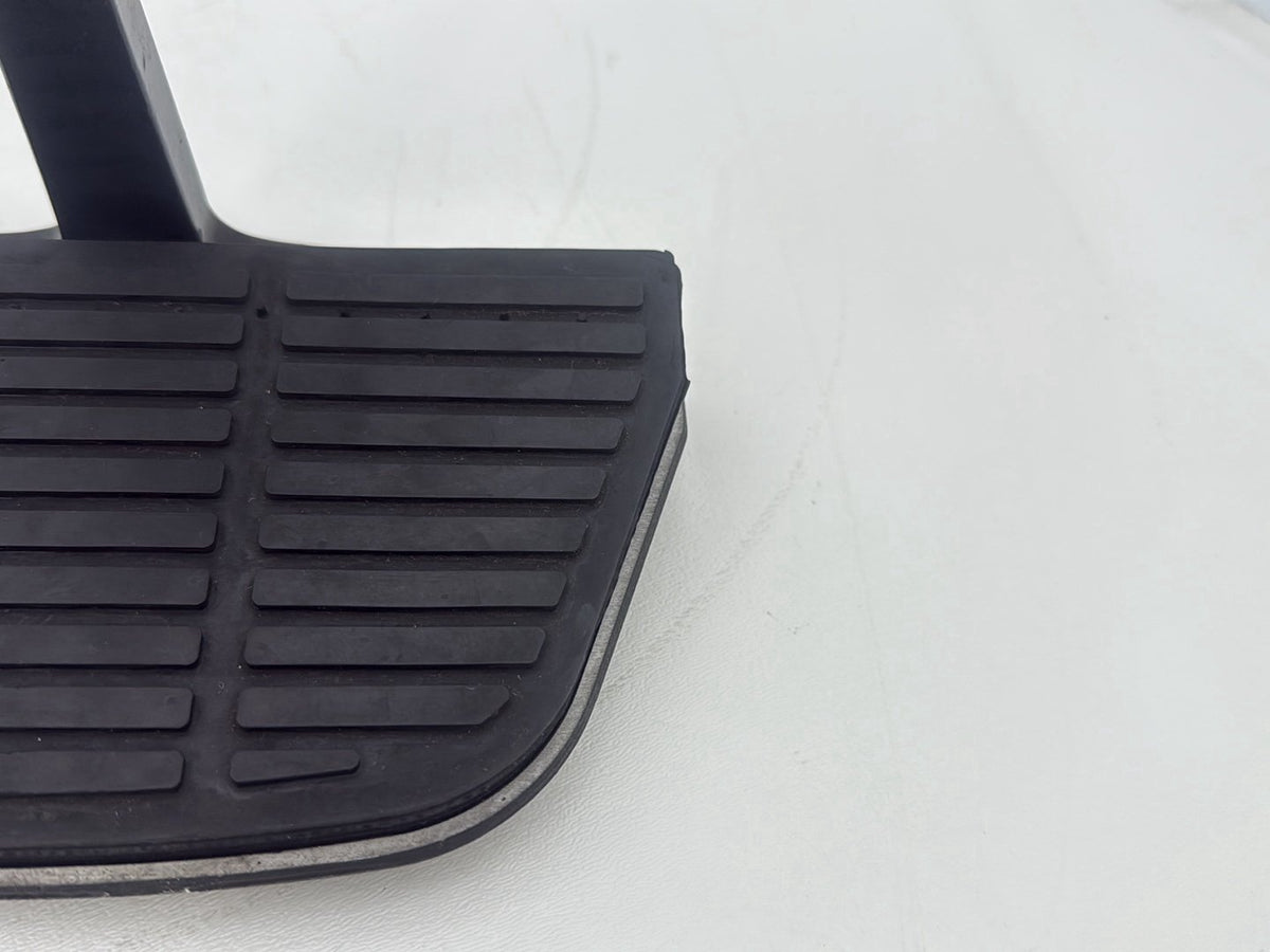 2005 Harley Touring Road King Classic Left Right Passenger Floorboard Foot Rest