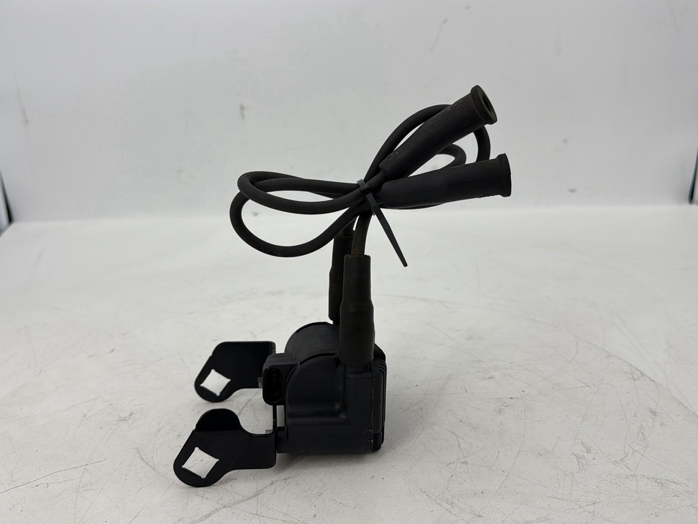2007 - 2012 Harley-Davidson Touring Electra Glide Ultra Ignition Coil Spark Plugs Cable w/ Bracket