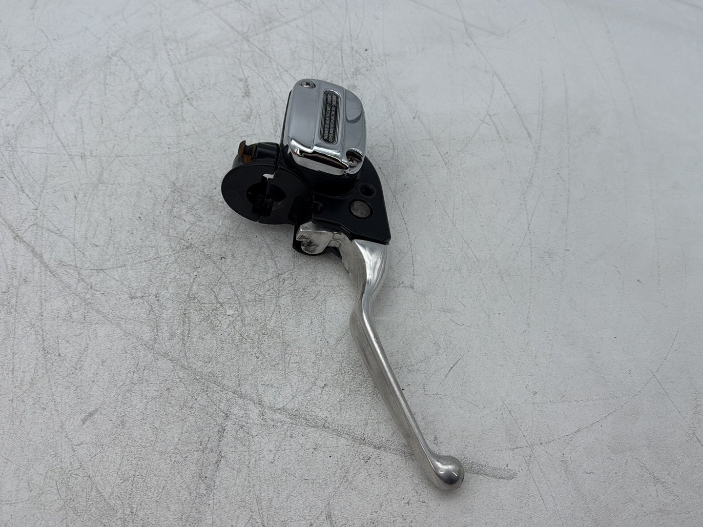 2013 Harley Electra Glide Touring Ultra FLHTCUI OEM Front Right Brake Lever Master Cylinder