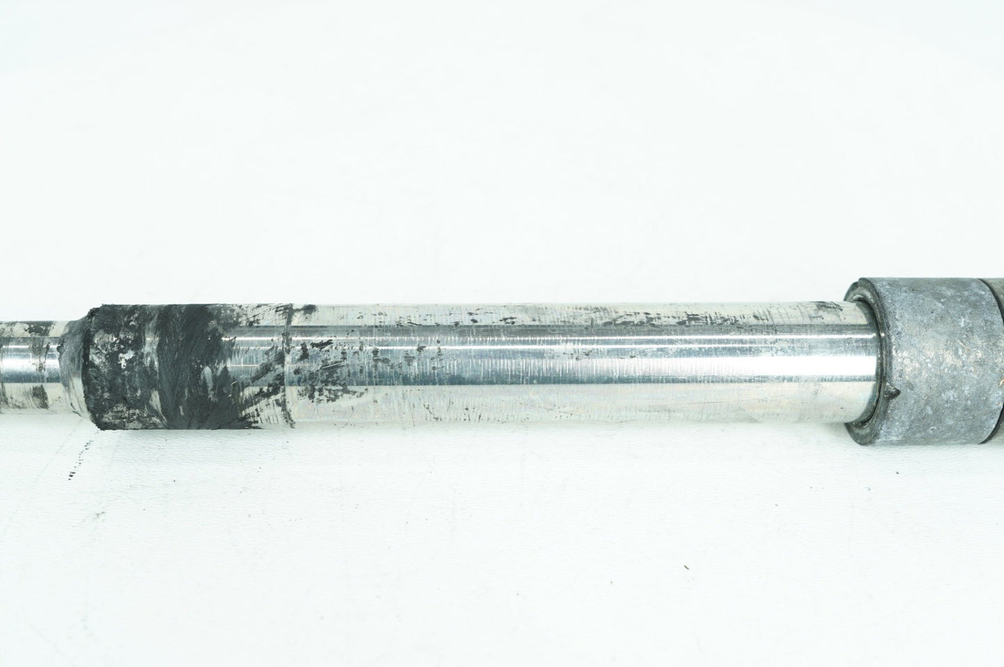 2007 - 2012 Harley-Davidson Touring Electra Glide Front Wheel Axle Bolt Shaft 43364-00