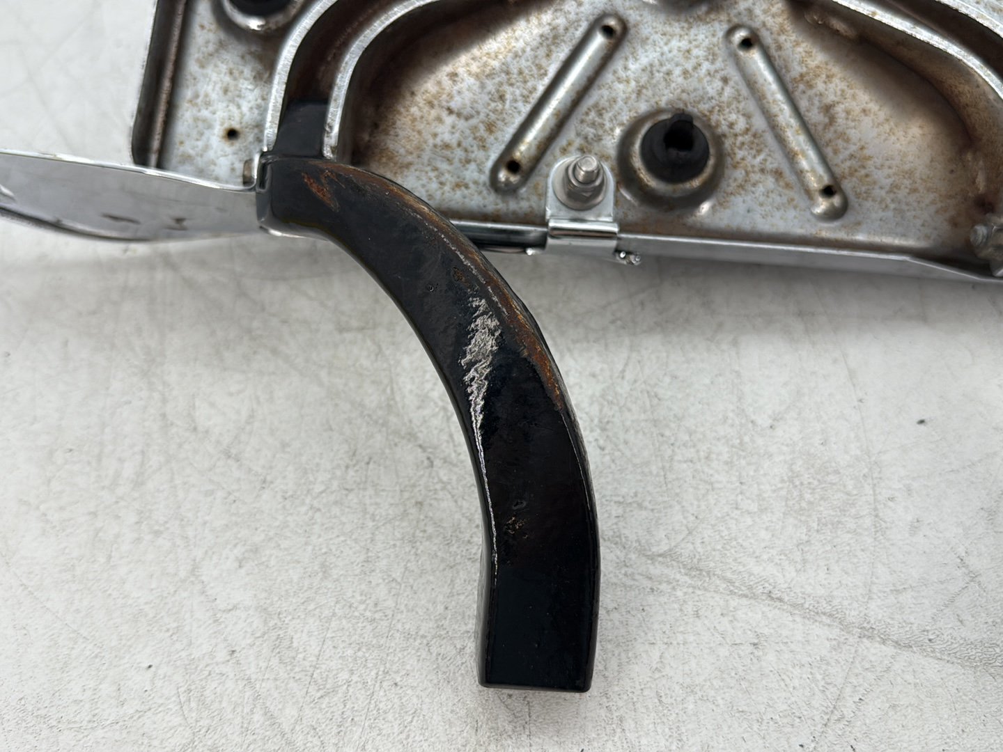 2005 Harley Electra Glide Touring Ultra FLHTCUI OEM Right Driver 1 Floorboard Foot Rest