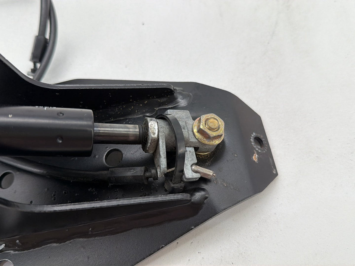 2007 Harley Street Glide Touring FLHX OEM Adjustable Rider Backrest Lift Mount