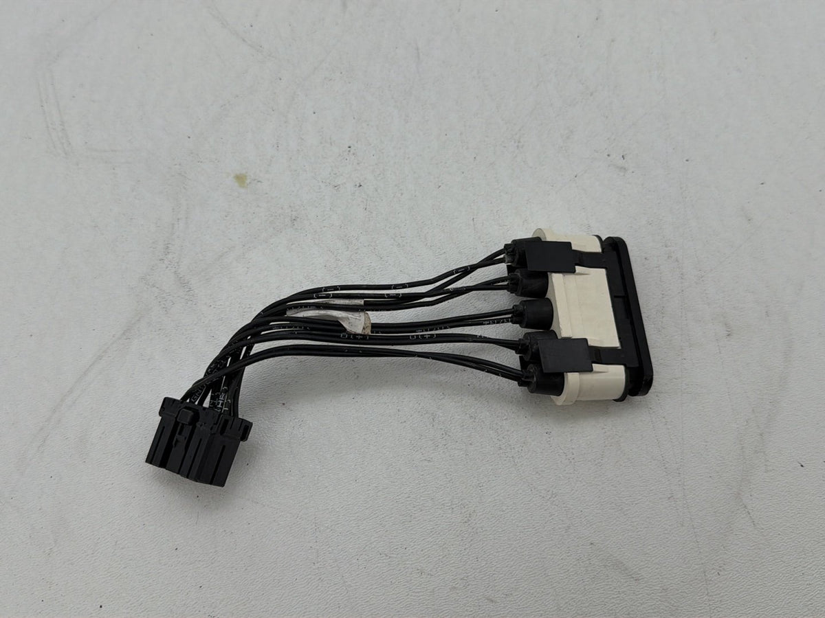 2005 Harley Electra Glide Touring Ultra OEM Dash Indicator Lamp Wire Plug 68789-96A