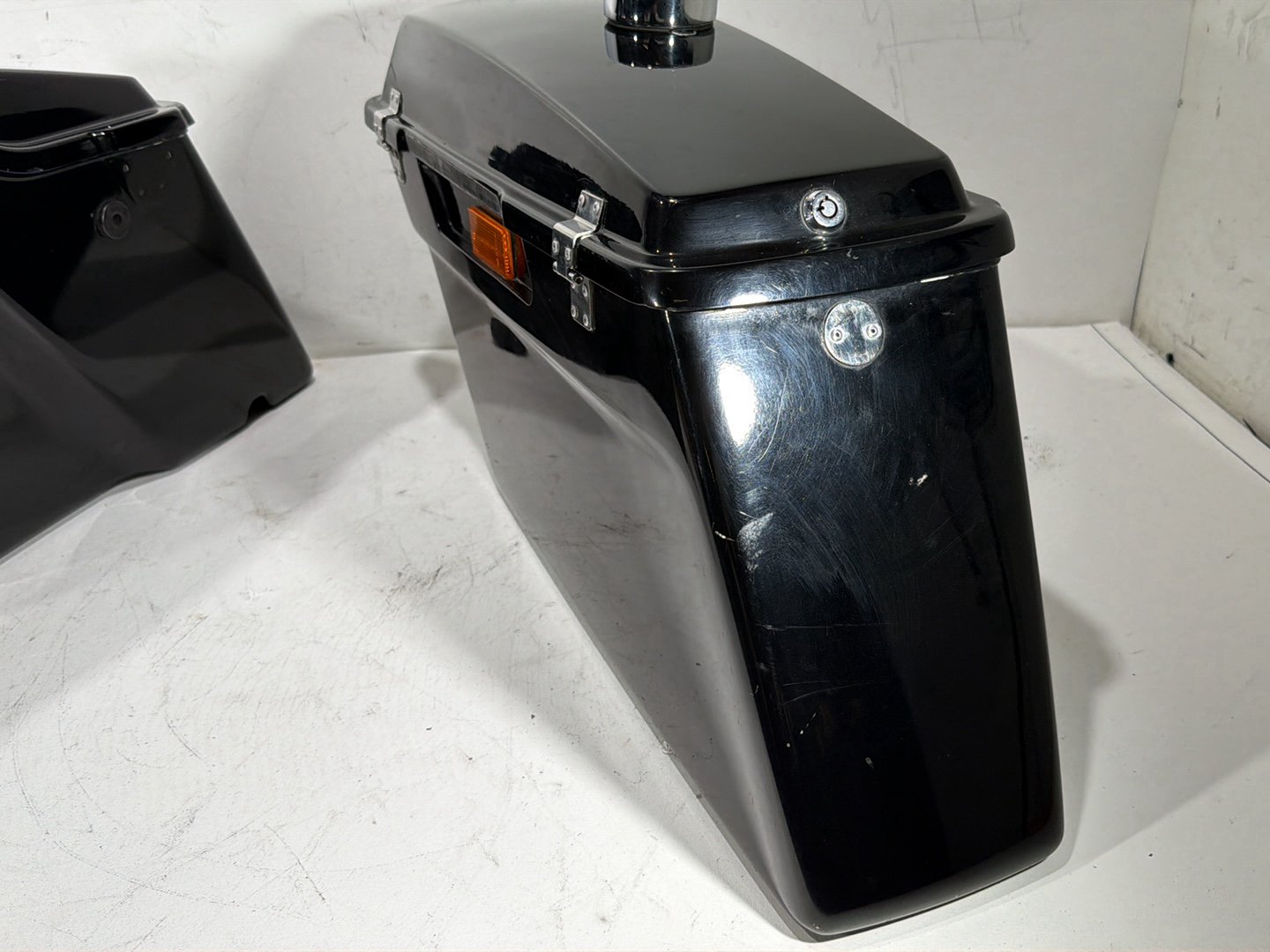 2009 Harley Road King Touring Police OEM Left Right Saddlebags Luggage NOKey